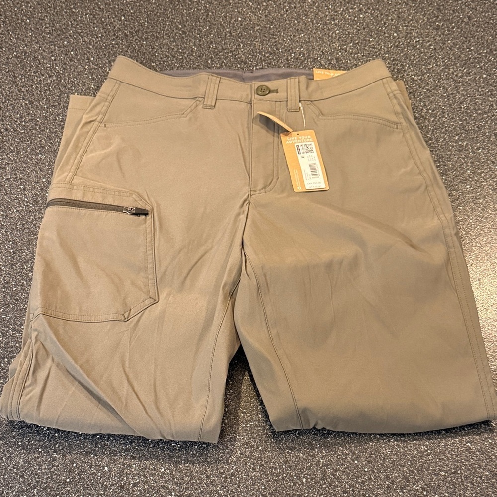 NWT Eddie Bauer Men's Olive Ranier Cargo Pants - 30 waist, 32 length - Picture 6 of 6
